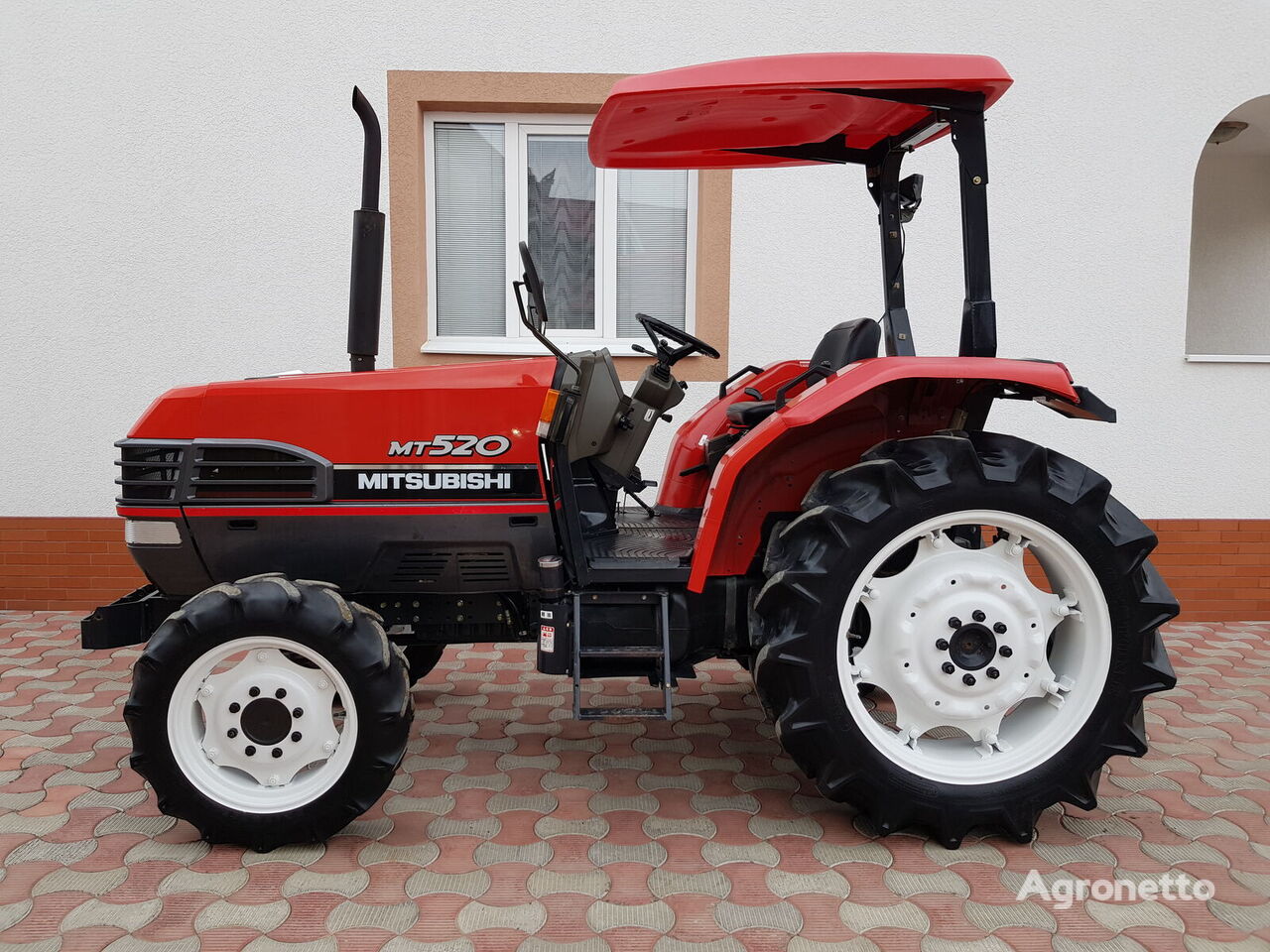 mini traktorius Yanmar AF 520