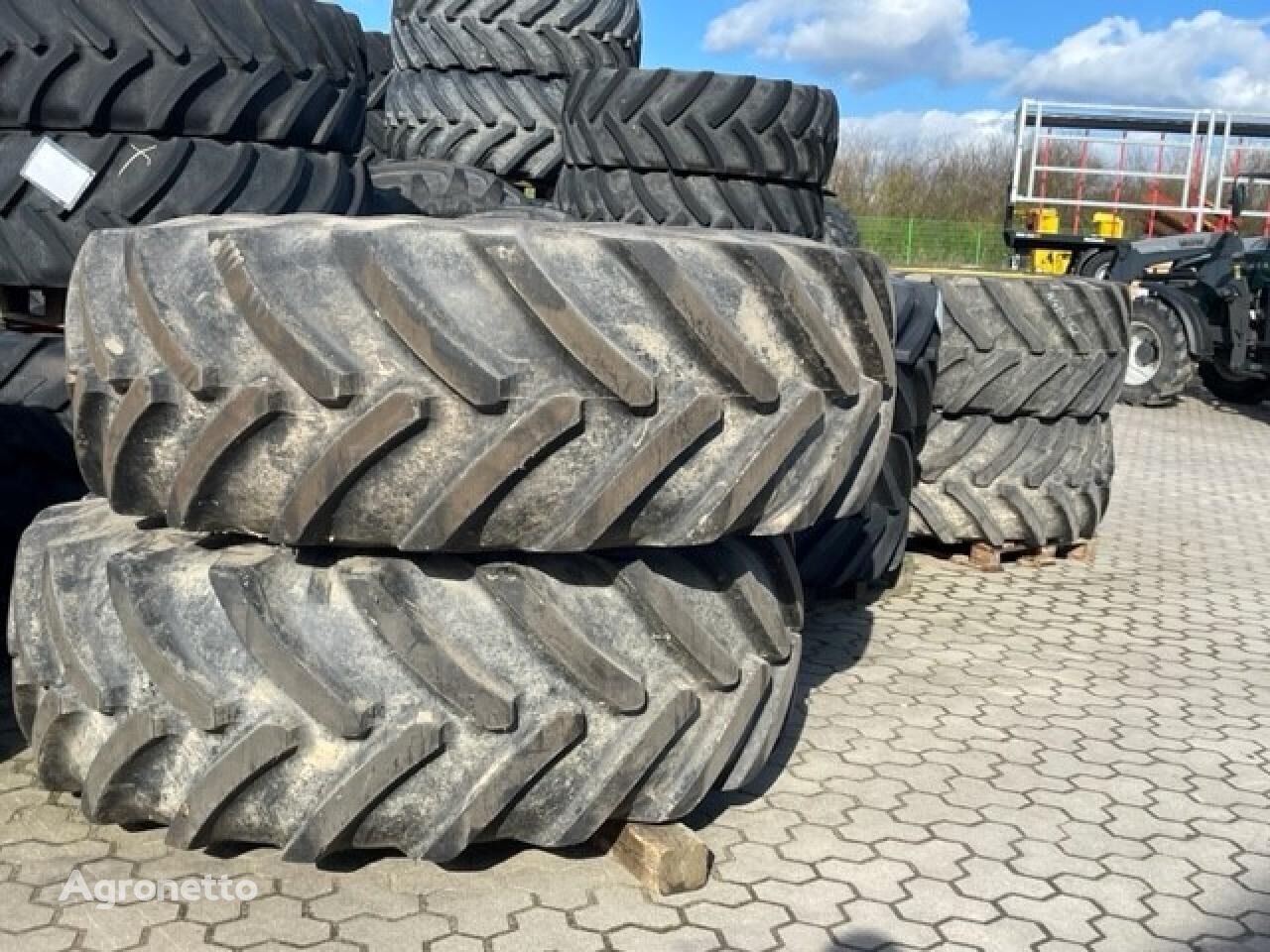 padanga traktoriui Michelin Michelin Radsatz kpl. 650/60R34 + 710/75R42 für John Deere 8400R