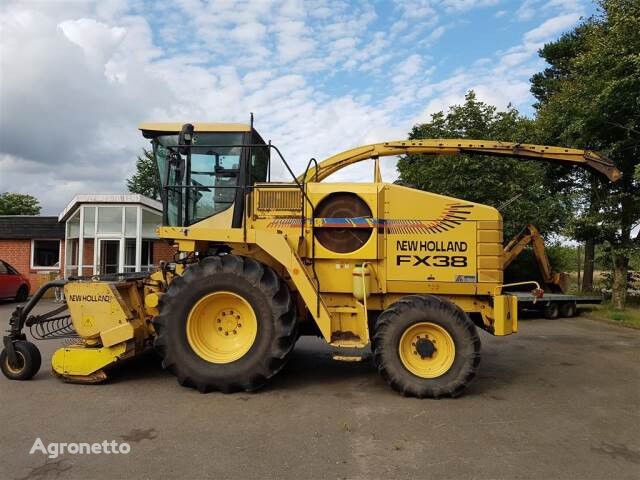 pašarų kombainas New Holland FX38