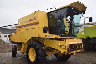 зерноуборочный комбайн New Holland TF 42